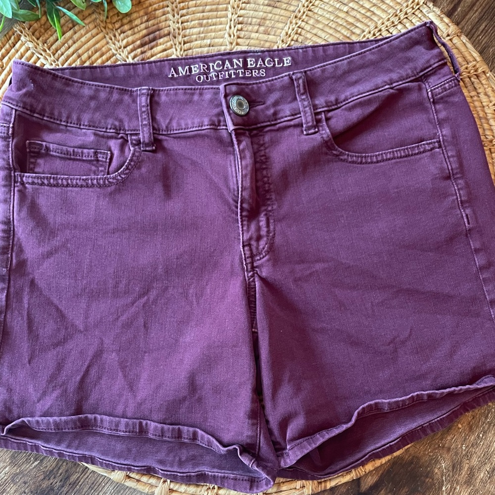 {AE} “Super Stretch” Midi Maroon Washed Denim Shorts